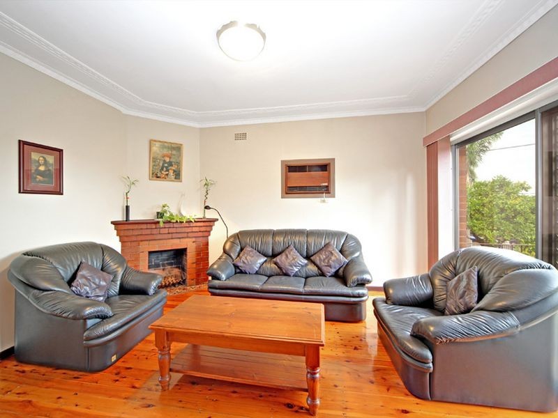 14 Eulabah Ave, Earlwood NSW 2206