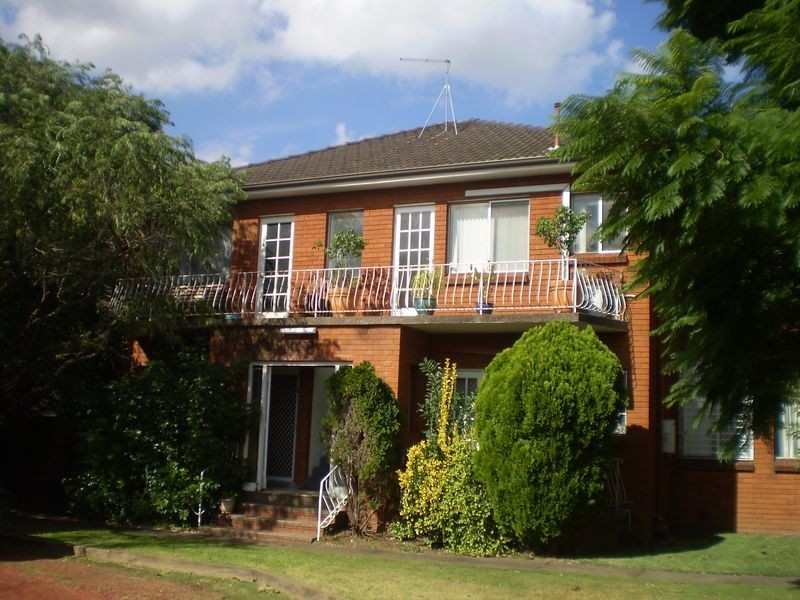 6/6 Kresser Grove, Canterbury NSW 2193