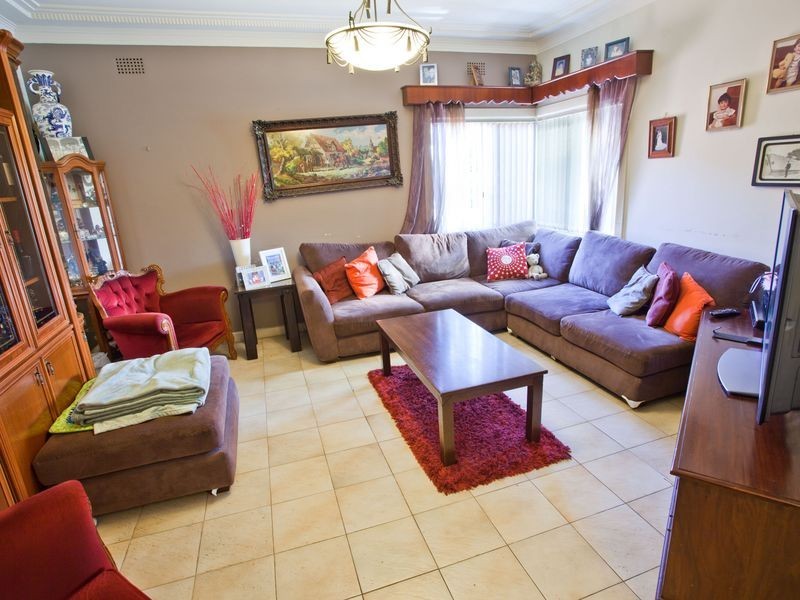 12 Burlington Avenue, Earlwood NSW 2206