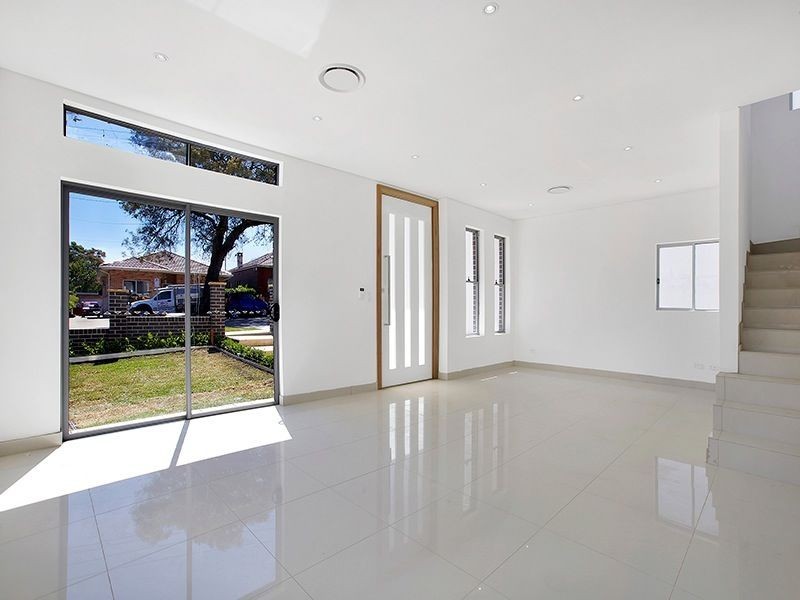 2/30 Pheasant Street, Canterbury NSW 2193