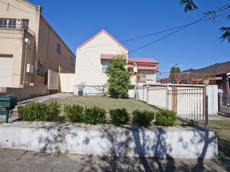 8 Fuller Avenue, Earlwood NSW 2206