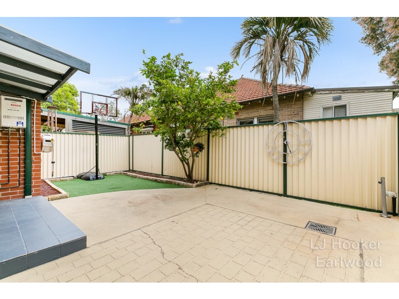 2/1 Dunmore Street North, Bexley NSW 2207
