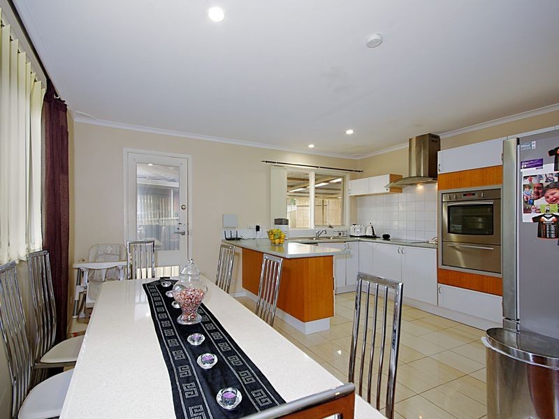 1 Jacaranda Avenue, Bradbury NSW 2560