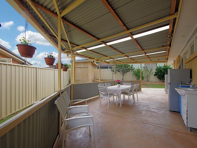 1 Jacaranda Avenue, Bradbury NSW 2560