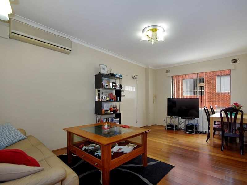 8/4 Howard Street, Canterbury NSW 2193