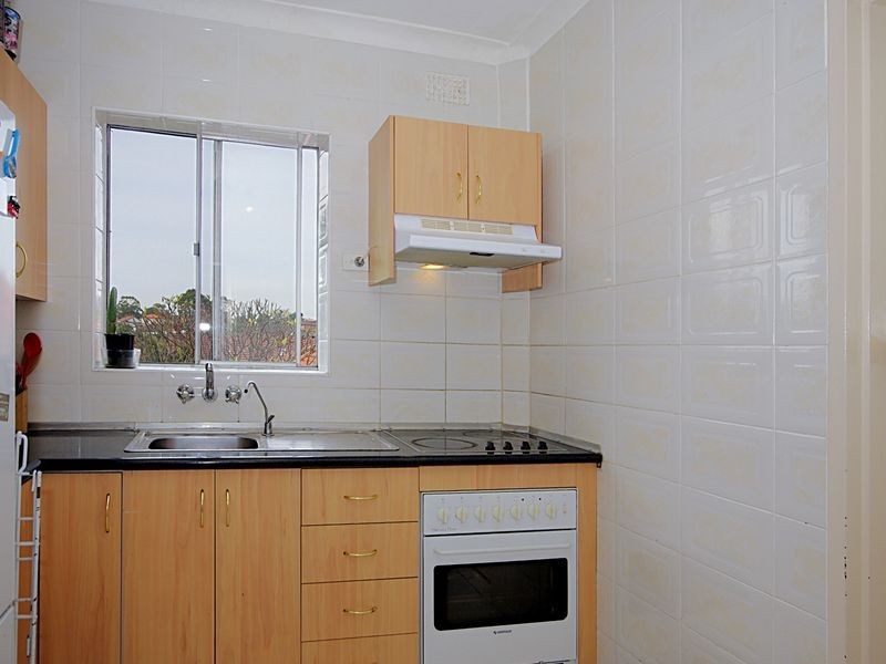 8/4 Howard Street, Canterbury NSW 2193