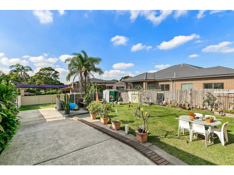 3 Rolestone Avenue, Kingsgrove NSW 2208