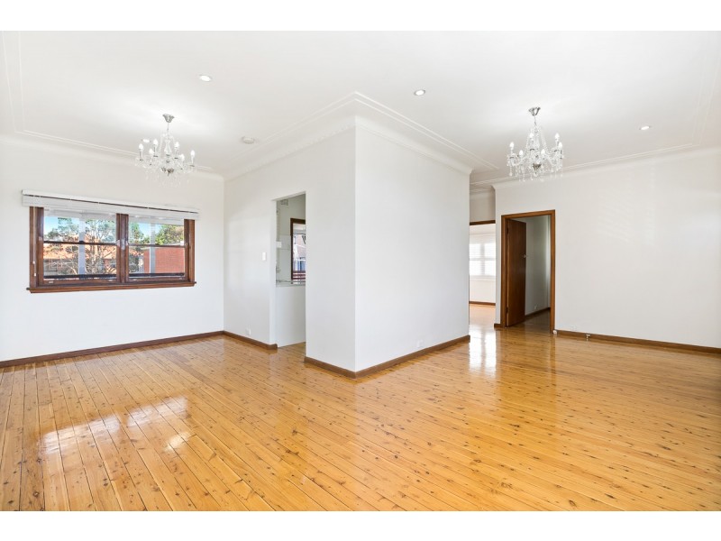 1 Bykool Ave, Kingsgrove NSW 2208