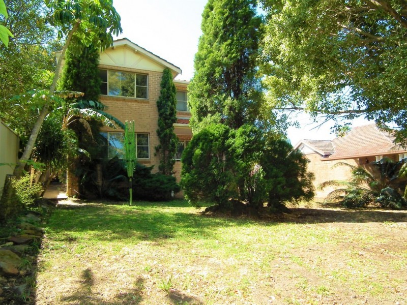 11 BASS ROAD, Earlwood NSW 2206