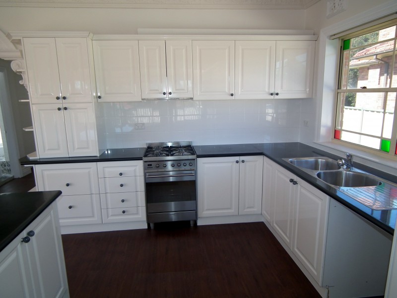31 Junee crescent, Kingsgrove NSW 2208