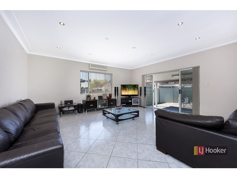 4 Hillside Avenue, Clemton Park NSW 2206