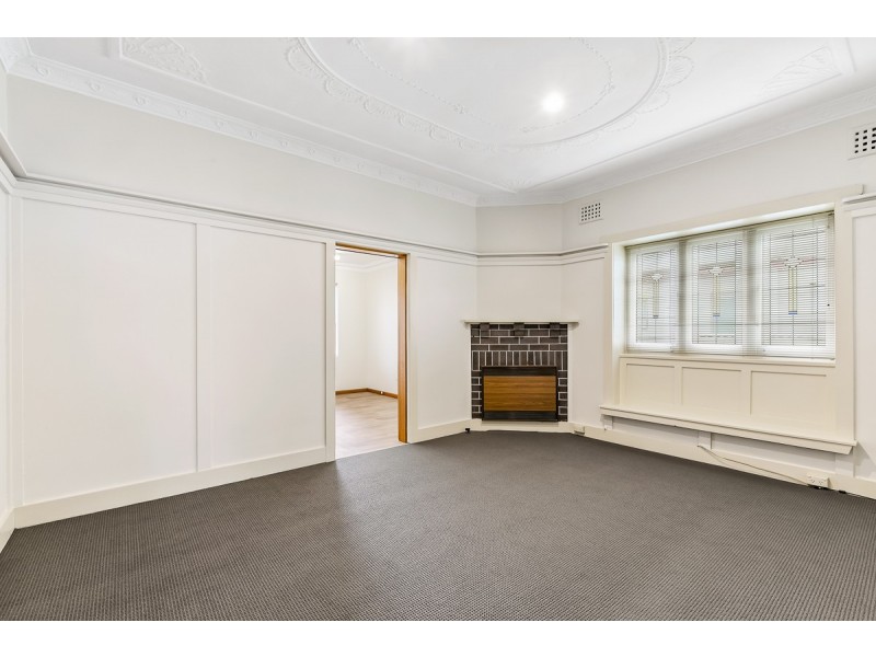 21 Kitchener Ave, Earlwood NSW 2206