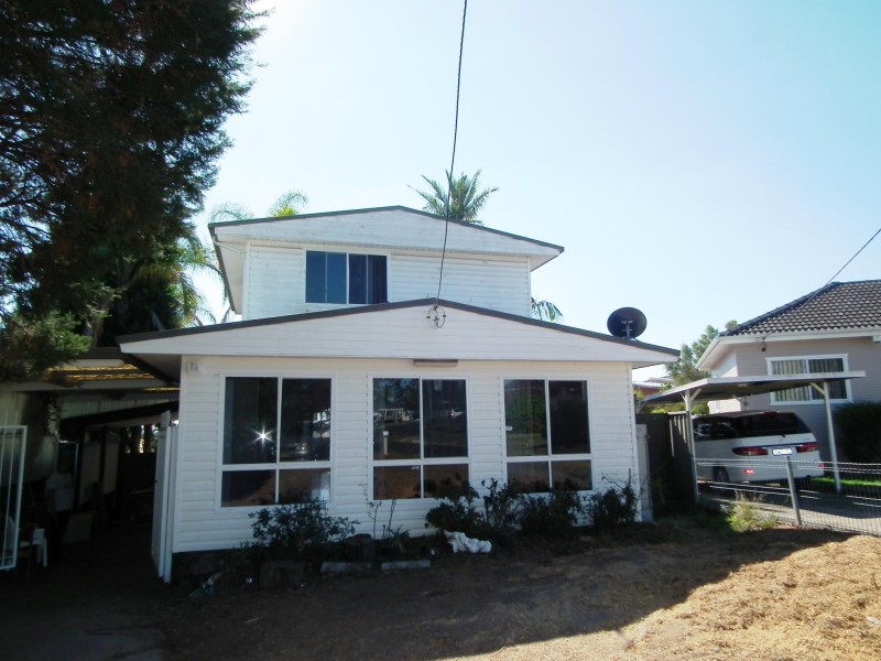 3 Kendall Street, Campbelltown NSW 2560