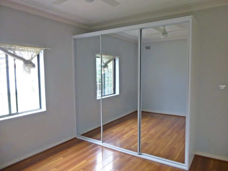 8 Bungalow Road, Roselands NSW 2196