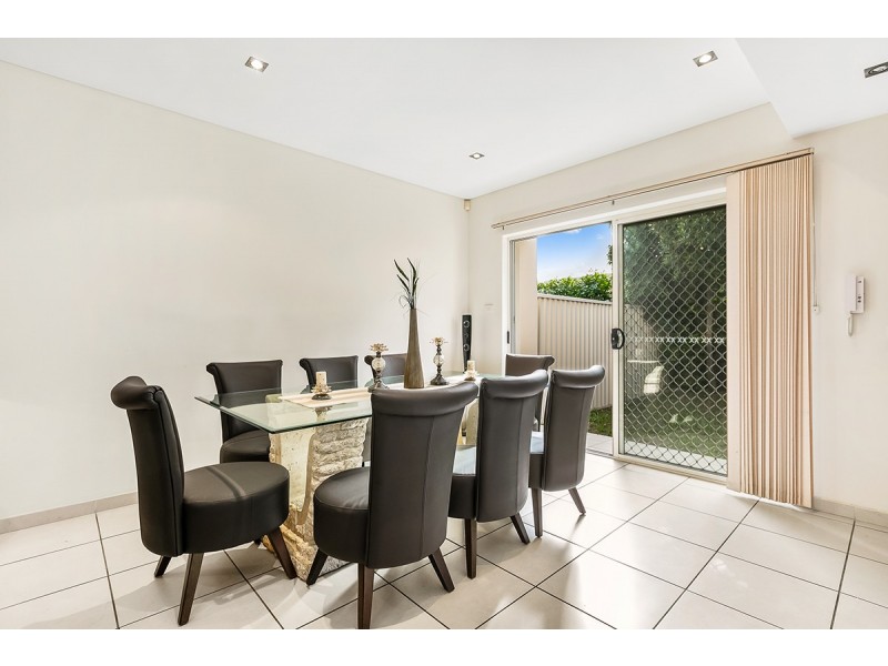 11 Dunlop Street, Roselands NSW 2196