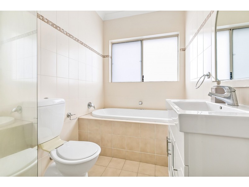 11 Dunlop Street, Roselands NSW 2196