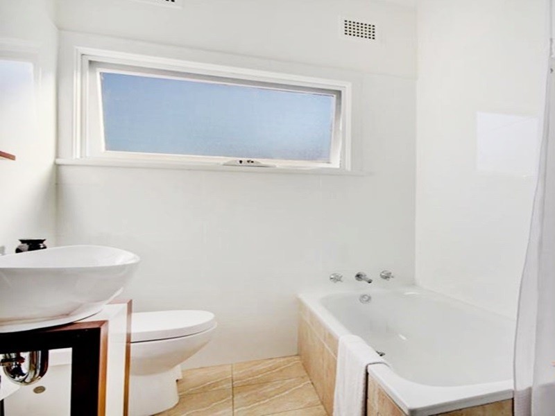 2 Woodlands Ave, Narwee NSW 2209