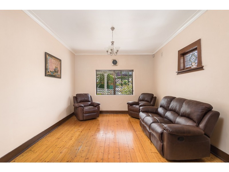 32 Banks Road, Earlwood NSW 2206