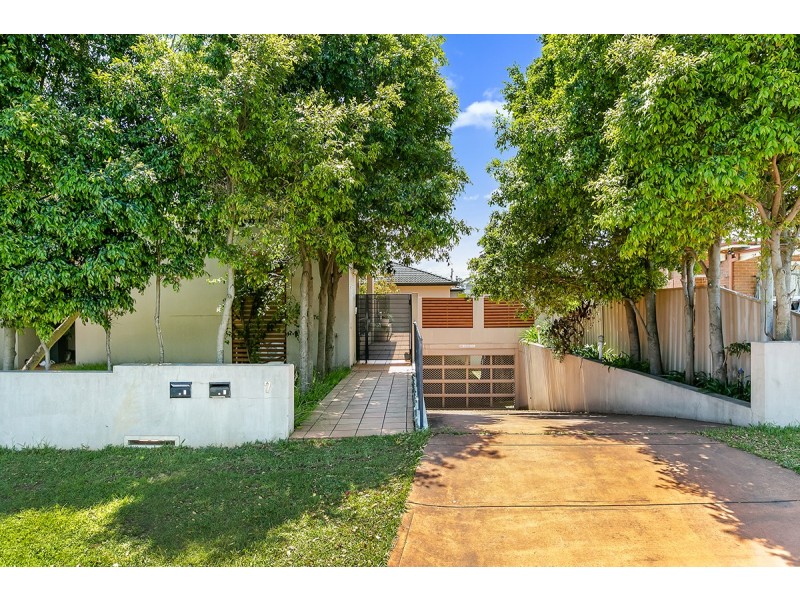 2/7 Farnham Ave, Roselands NSW 2196