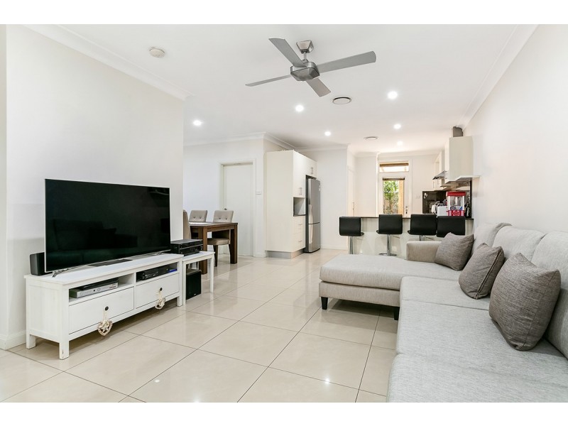 2/7 Farnham Ave, Roselands NSW 2196