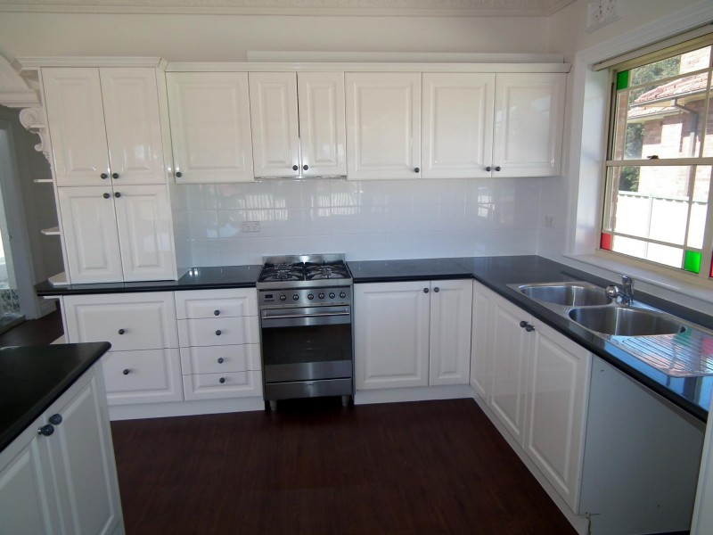 31 Junee crescent, Kingsgrove NSW 2208