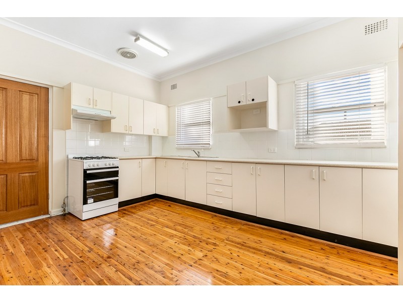 9 Kilkee Avenue, Kingsgrove NSW 2208