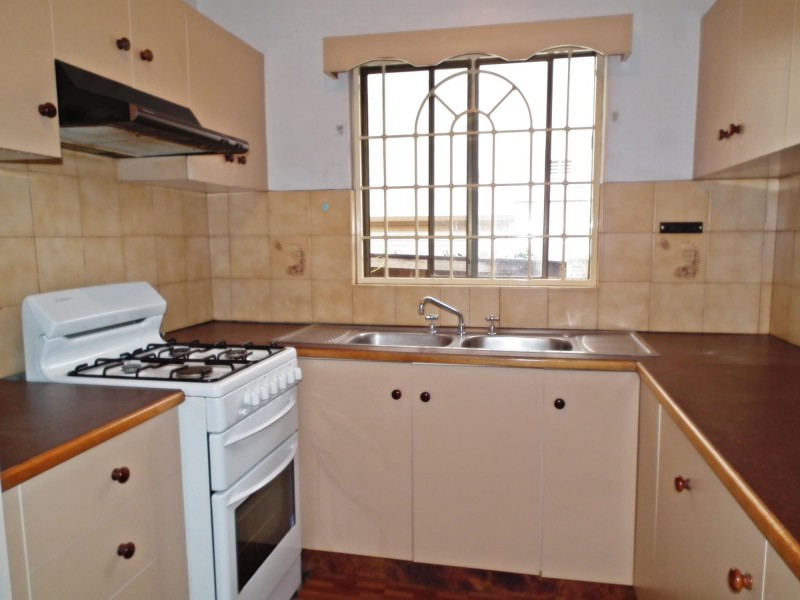 8 Bungalow Road, Roselands NSW 2196