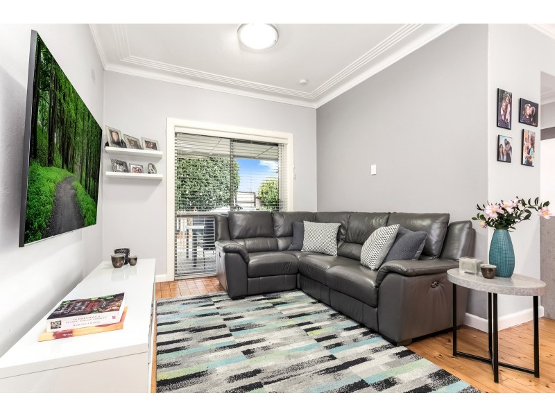 10 Bobadah Street, Kingsgrove NSW 2208