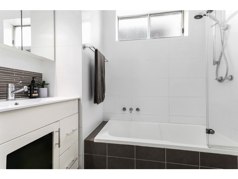 10 Bobadah Street, Kingsgrove NSW 2208