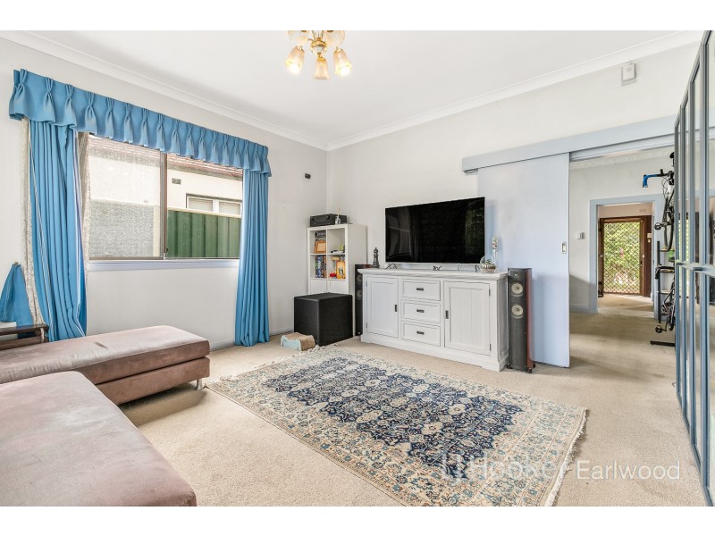 19 Cooks Ave, Canterbury NSW 2193