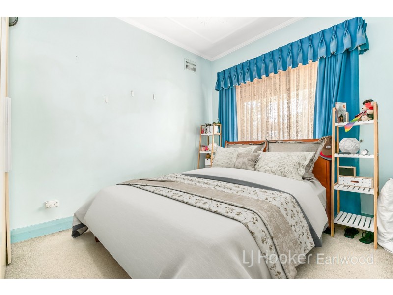 19 Cooks Ave, Canterbury NSW 2193