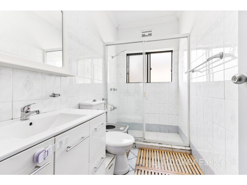 19 Cooks Ave, Canterbury NSW 2193