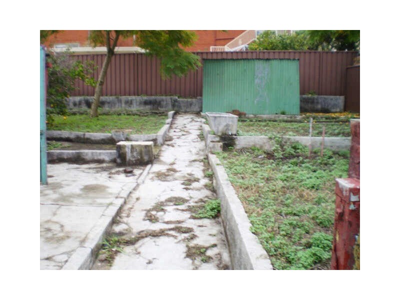 33 Nelson Rd, Earlwood NSW 2206