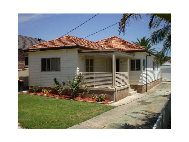 10 Ada Street, Kingsgrove NSW 2208