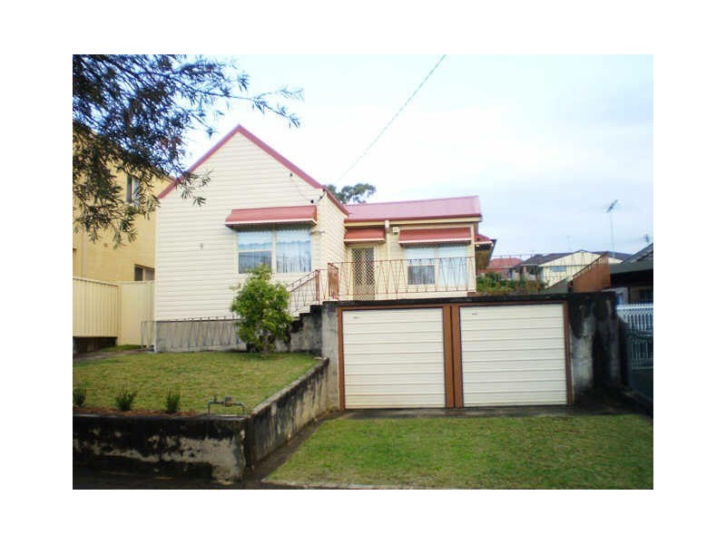 8 Fuller Avenue, Earlwood NSW 2206