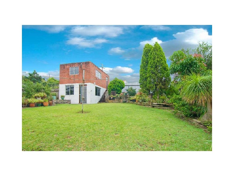 5 Gueudecourt Avenue, Earlwood NSW 2206