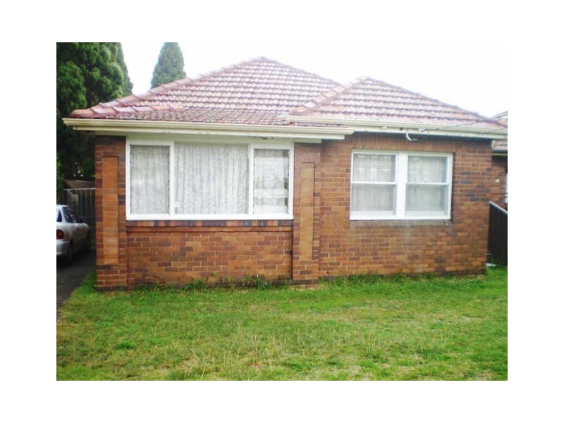 16 Chisholm Ave, Clemton Park NSW 2206