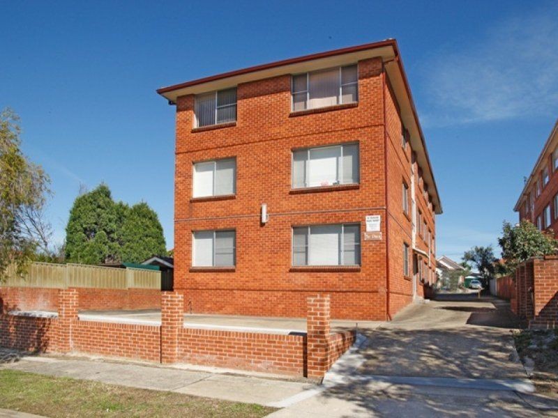 8/4 Howard Street, Canterbury NSW 2193