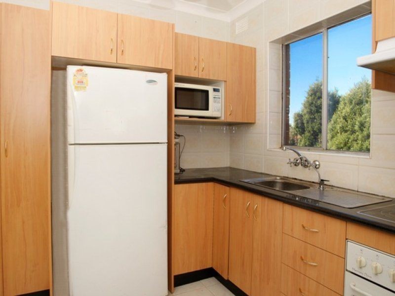 8/4 Howard Street, Canterbury NSW 2193