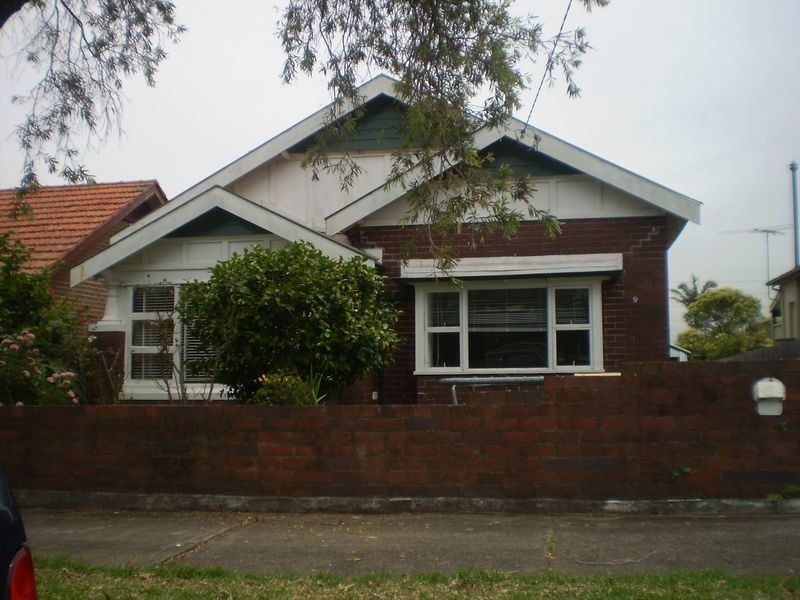 9 Fleet Ave, Earlwood NSW 2206