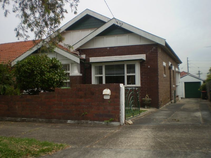 9 Fleet Ave, Earlwood NSW 2206