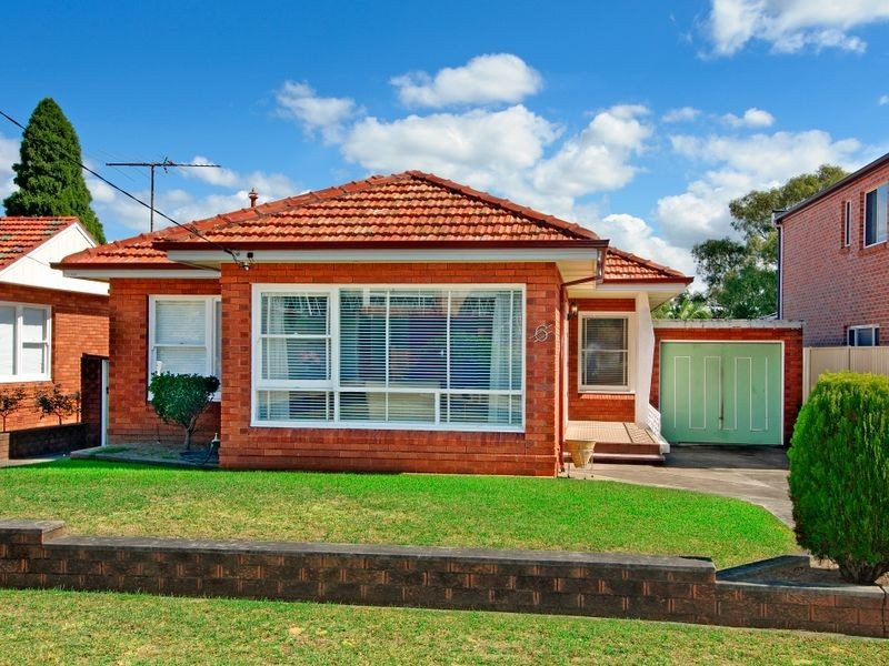 6 Braeside Crescent, Earlwood NSW 2206