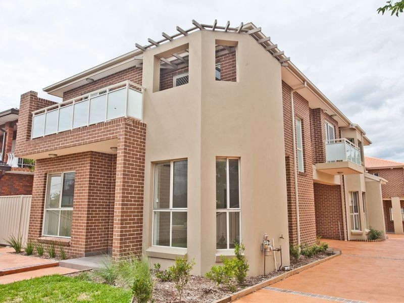 2/8 Rome St, Canterbury NSW 2193