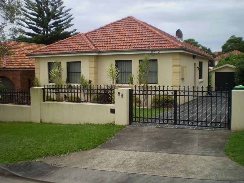 54 Proctor Ave, Kingsgrove NSW 2208