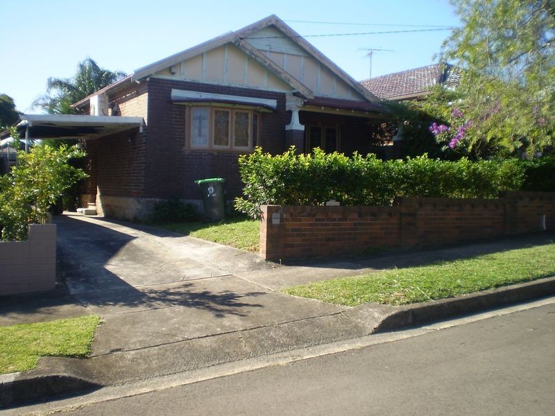 27 Fleet Avenue, Earlwood NSW 2206