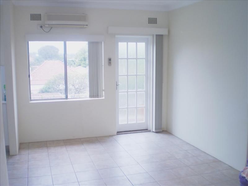 6 Kresser Grove, Canterbury NSW 2193