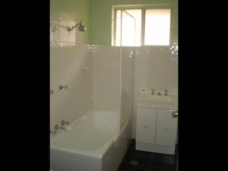 2/16 Rome Street, Canterbury NSW 2193