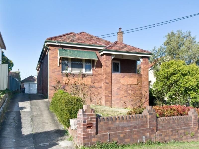 12 Bobadah St, Kingsgrove NSW 2208