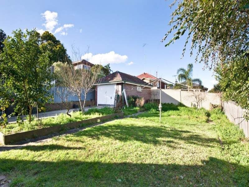 12 Bobadah St, Kingsgrove NSW 2208