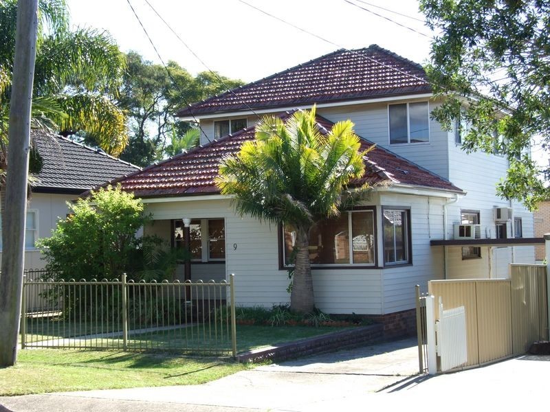 9 Oatley Street, Kingsgrove NSW 2208